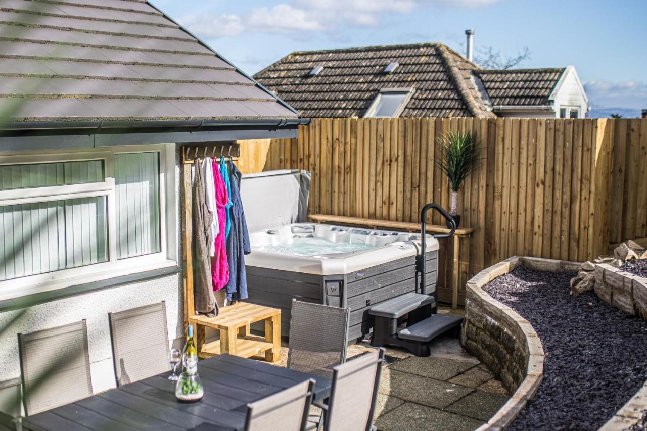 Luxury Property With Hot Tub And Sea Views Oystermouth Exterior photo