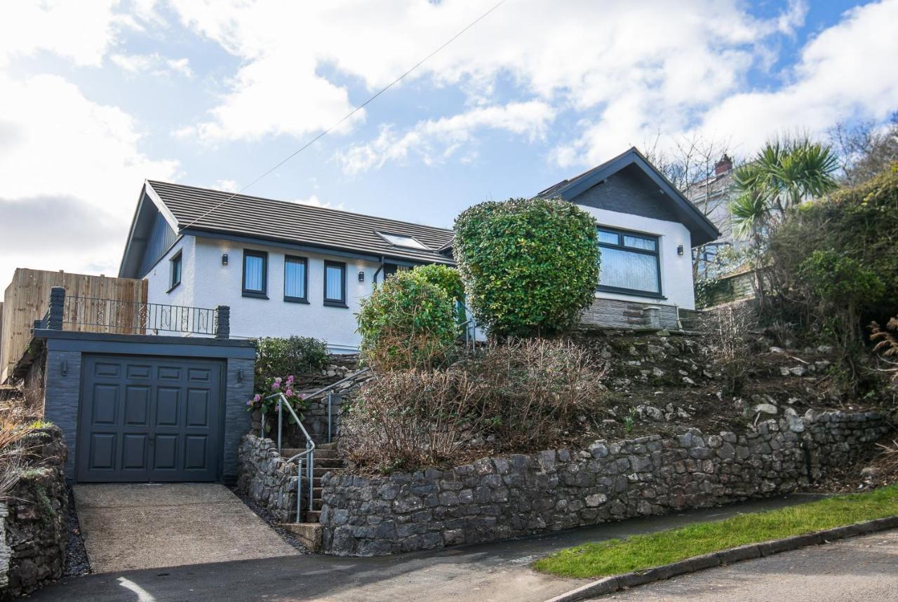 Luxury Property With Hot Tub And Sea Views Oystermouth Exterior photo