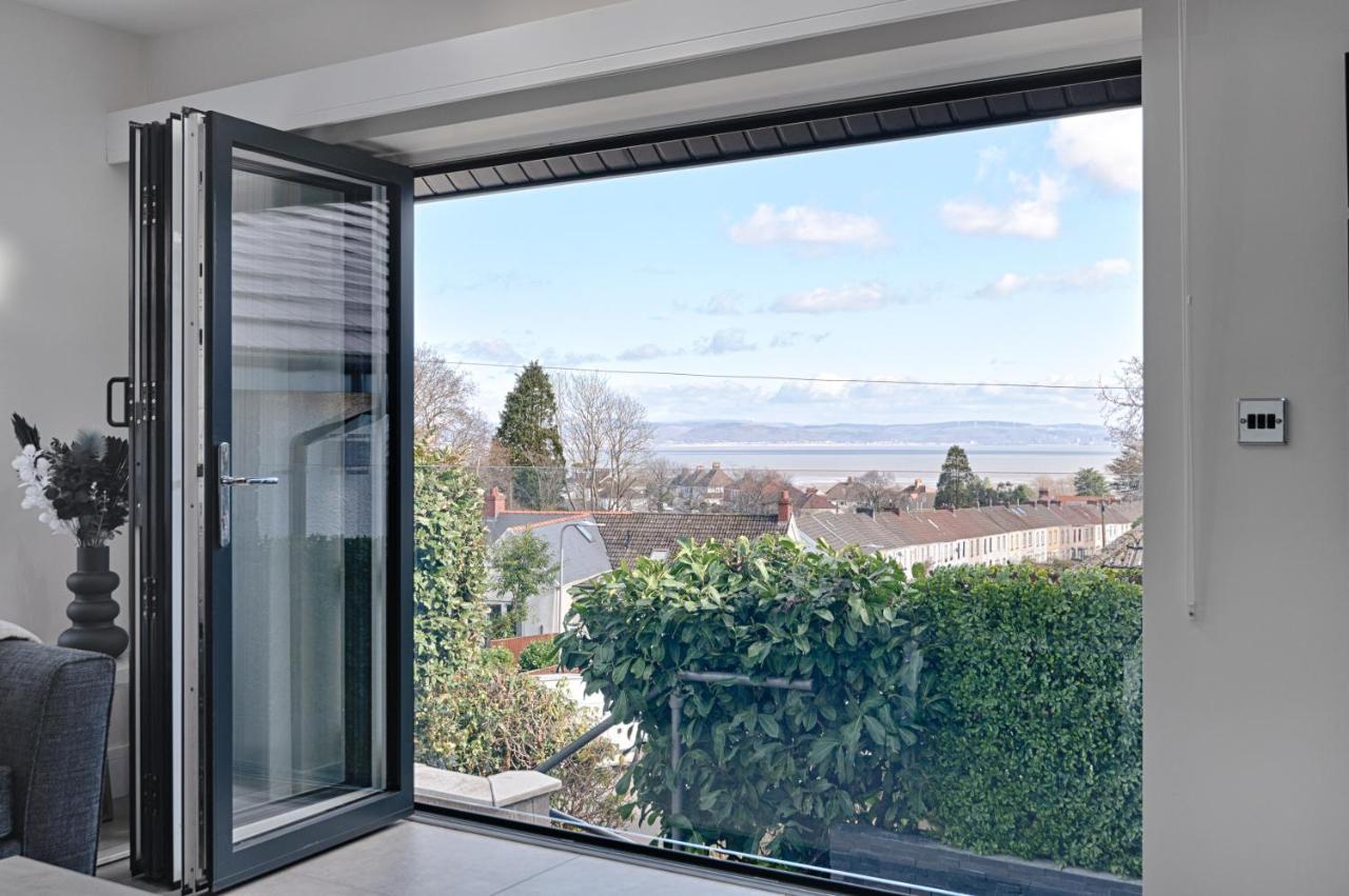 Luxury Property With Hot Tub And Sea Views Oystermouth Exterior photo