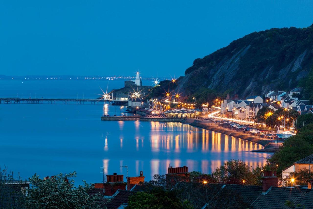 Luxury Property With Hot Tub And Sea Views Oystermouth Exterior photo